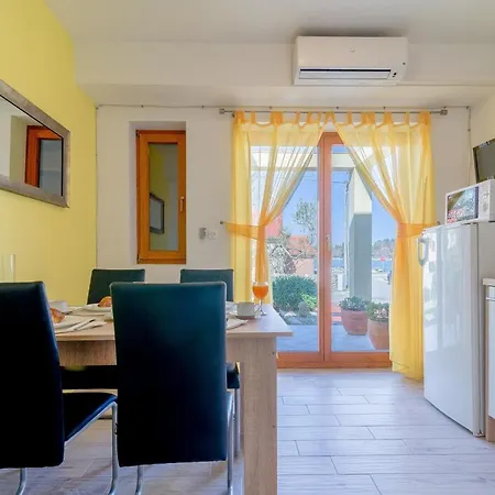 By The Sea Nin, Zadar - 5666 Apartman *
